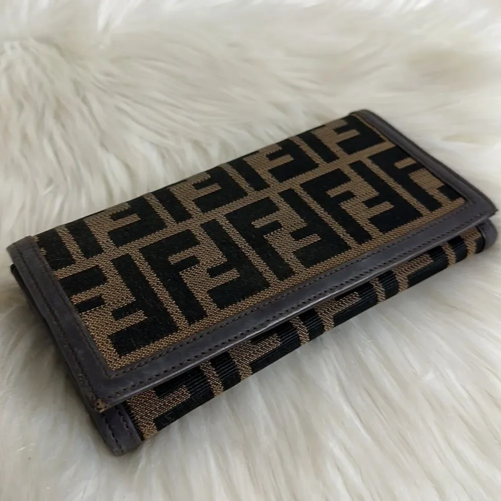💯Authentic Fendi Long Wallet 🍀
